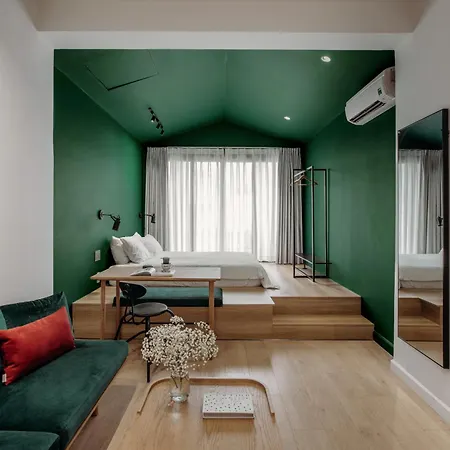 Botanist Lab Minihotel By Circadian